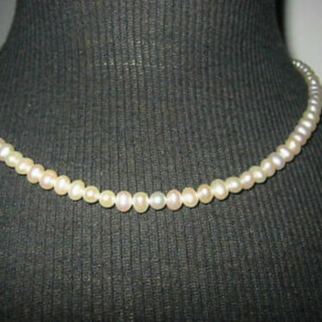 14 Kt Gold Fresh Pearl Necklace And Bracelet Set